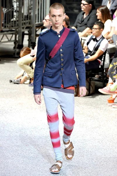 Look 43